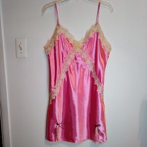 Vogue Elegant Fuchsia With ivory Lace Trim Size Large  Mini Slip Dress Nightie
